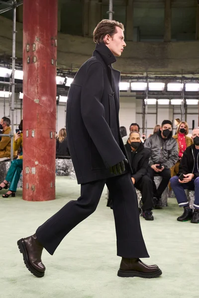 Look 14